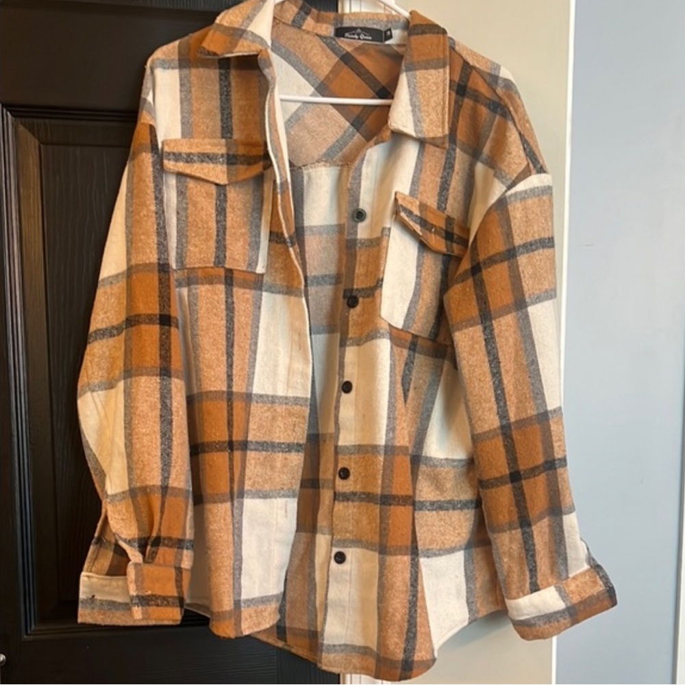 Women’s Plaid Button-Up Flannel